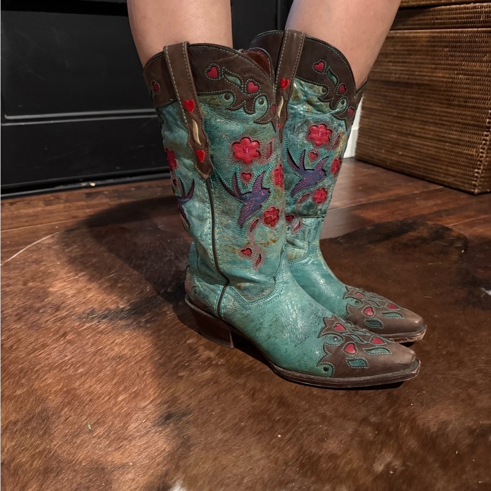 ❤️Hearts, Bluebirds, & Flowers Cowboy Boots